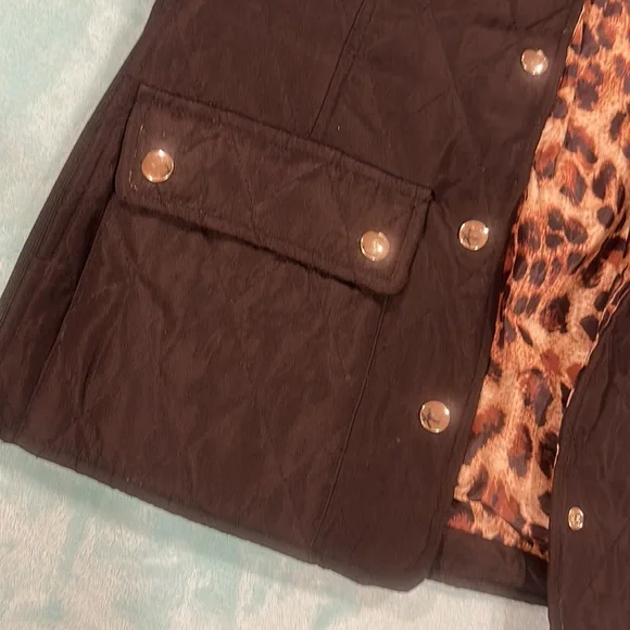 Brand New “New Directions” Black/Leopard Vest - Picture 5 of 8
